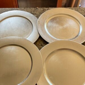 Set of 4 silver charger plates